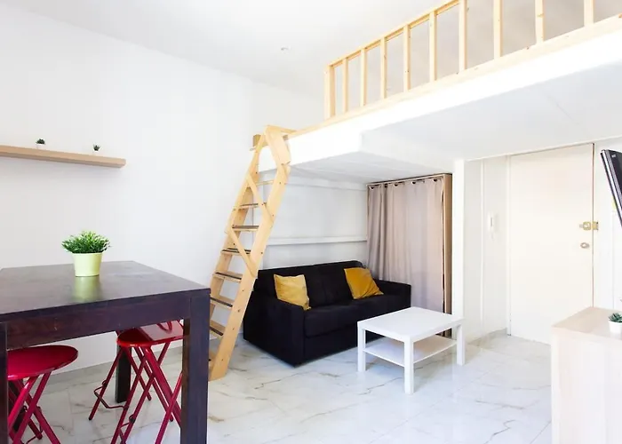 Gioa- Studio Avec Balcon, Place Garibaldi -Paillon