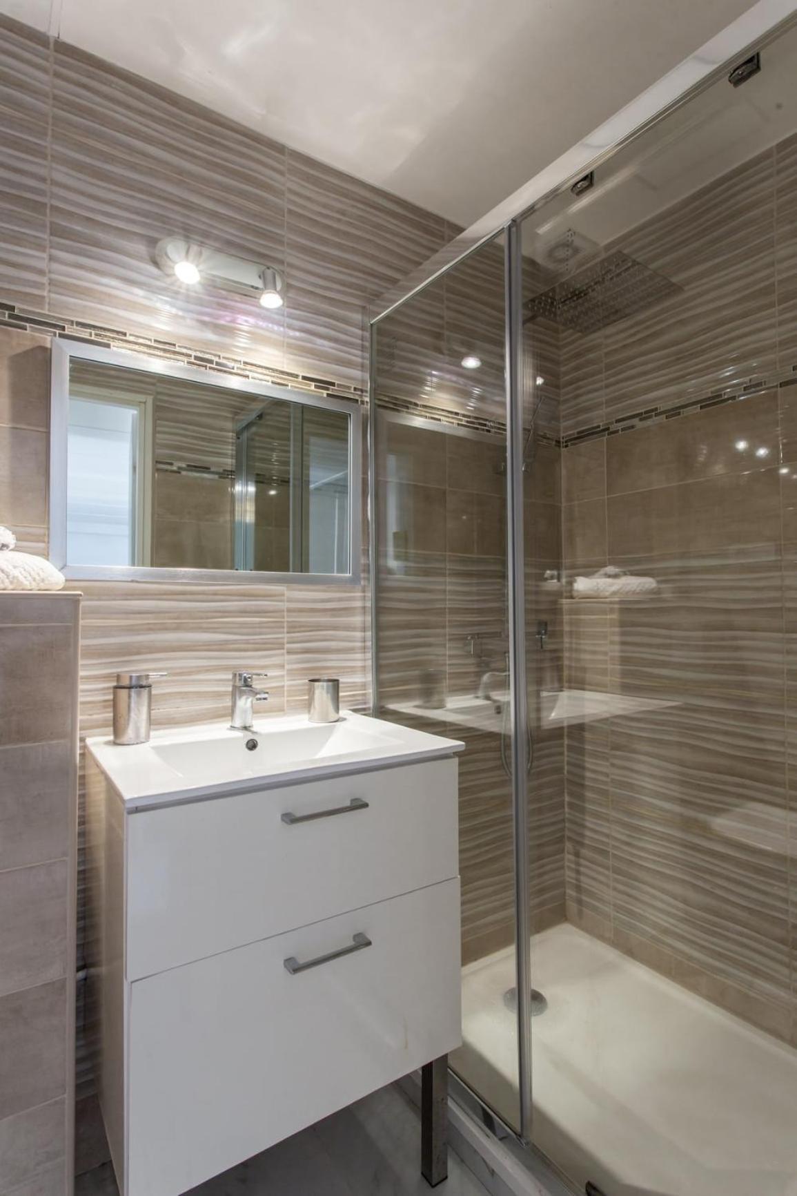 Gioa- Avec Balcon, Place Garibaldi -paillon Appartamento *